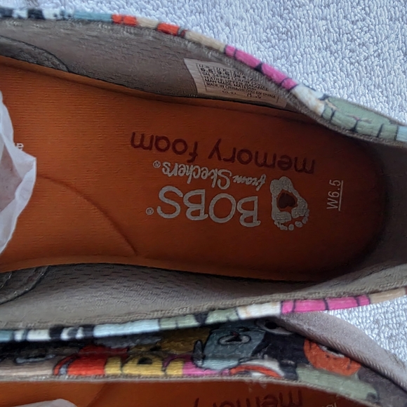 BOBS from Skechers Multicolor Dog Patterned Flats Sz 6.5 - Picture 7 of 7